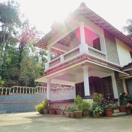 Coorg Divine Spark Home Stay Suntikoppa Esterno foto