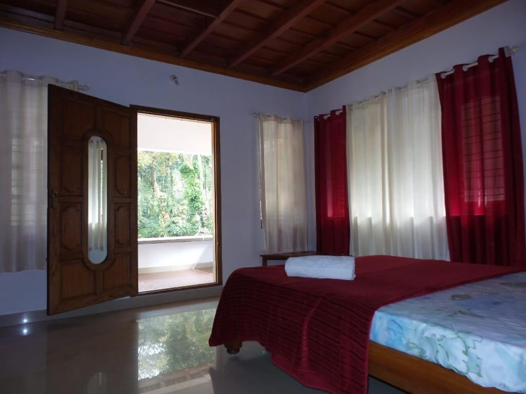 Coorg Divine Spark Home Stay Suntikoppa Esterno foto