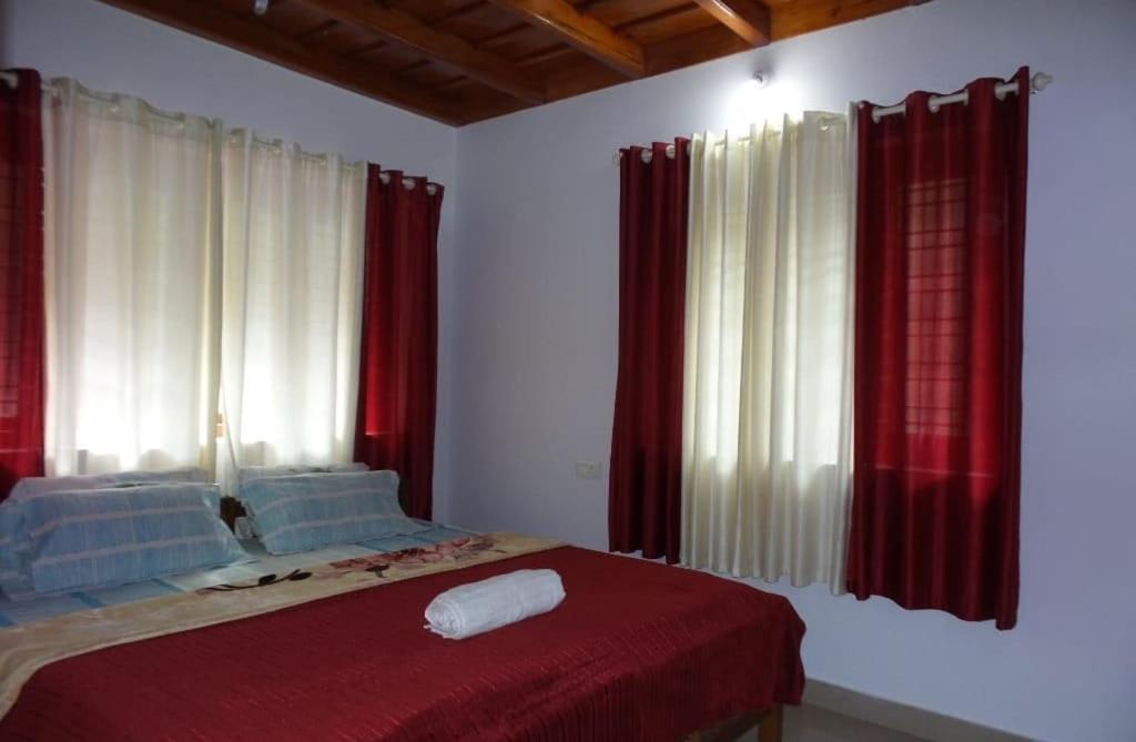 Coorg Divine Spark Home Stay Suntikoppa Esterno foto