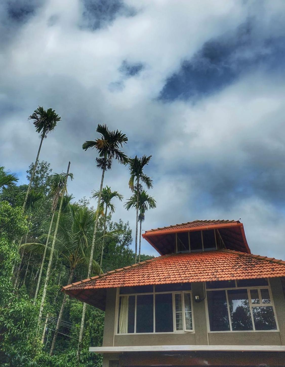 Coorg Divine Spark Home Stay Suntikoppa Esterno foto