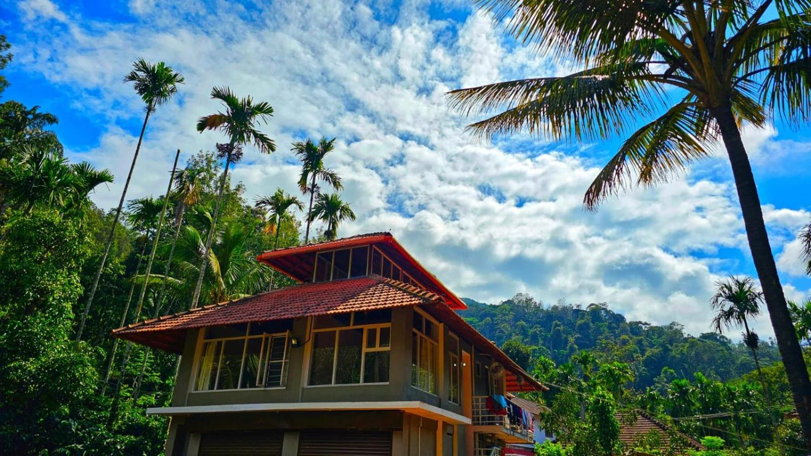 Coorg Divine Spark Home Stay Suntikoppa Esterno foto